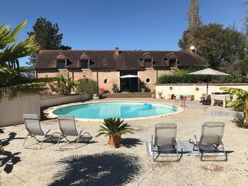 Chambre d’hôte pour 2 personnes, avec piscine et jardin ainsi que terrasse et vue dans Indre