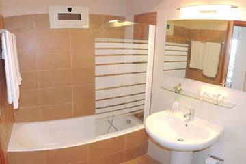 Villa for 6 People in Agios Nikitas, Greece, Photo 4