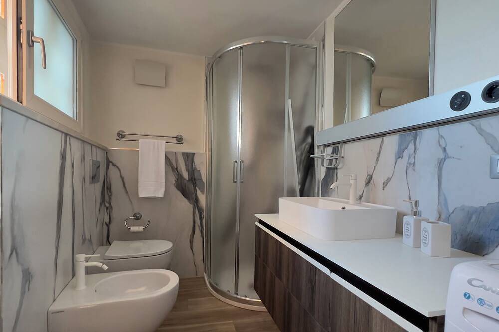 Entire apartment, Casa Camelia: your luxury apartment in the heart of Cinque Terre in Volastra, Riomaggiore Municipality
