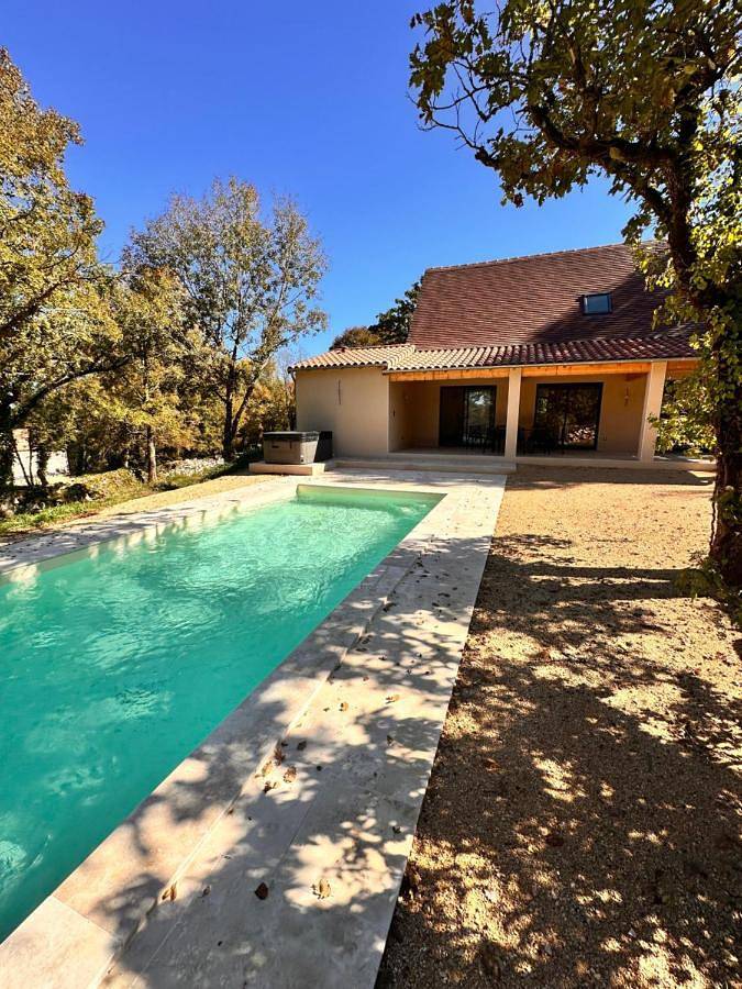 Maison de vacances pour 4 personnes, avec piscine ainsi que jacuzzi et jardin