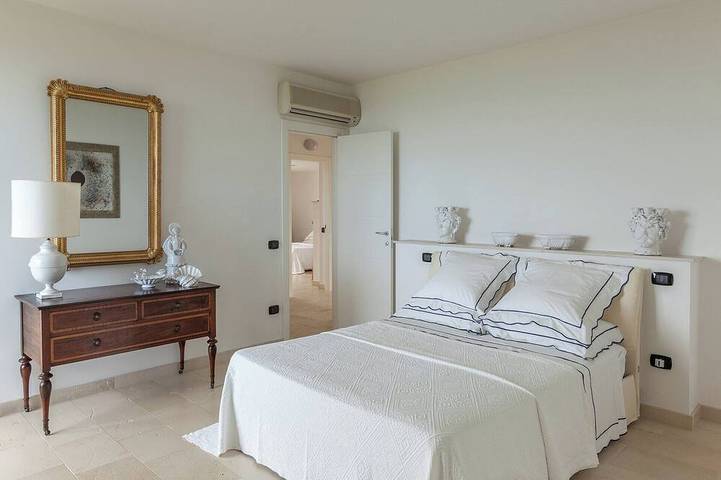 Ortensia - Vier Schlafzimmer Villa, Schläft 8 in Giarre, Ätna