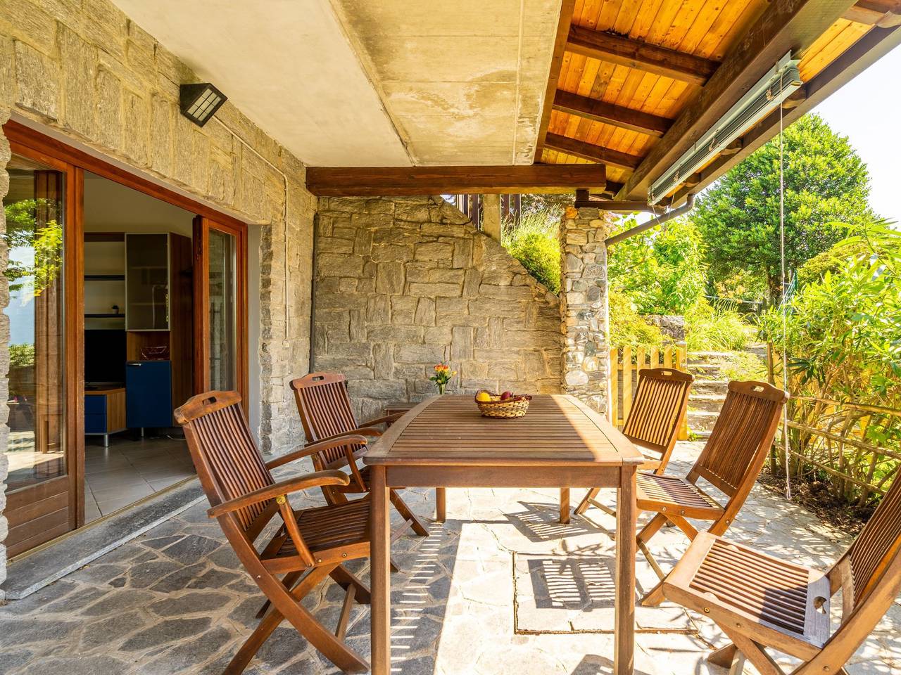 Appartamento intero, Residenza Agrifoglio in Luino, Comune di Luino