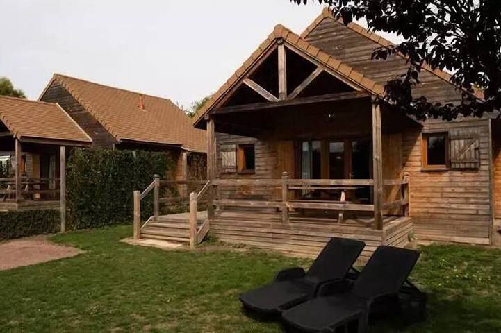 Chalet pour 5 personnes, avec piscine, animaux acceptés