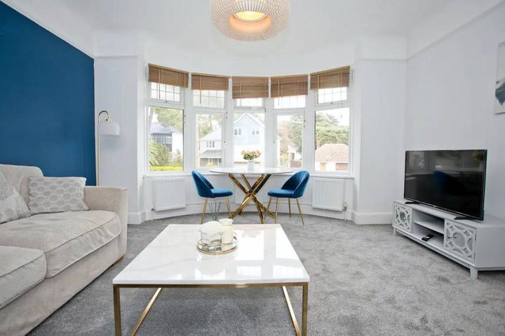 Holiday rental for 4 people in Sandbanks