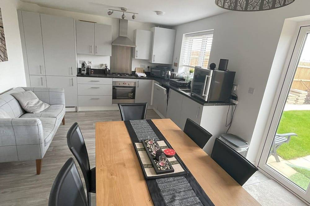 Stylish & Cosy Home Located in Bracklesham Bay - 8 Minute Walk to the Beach in Sussex Occidental