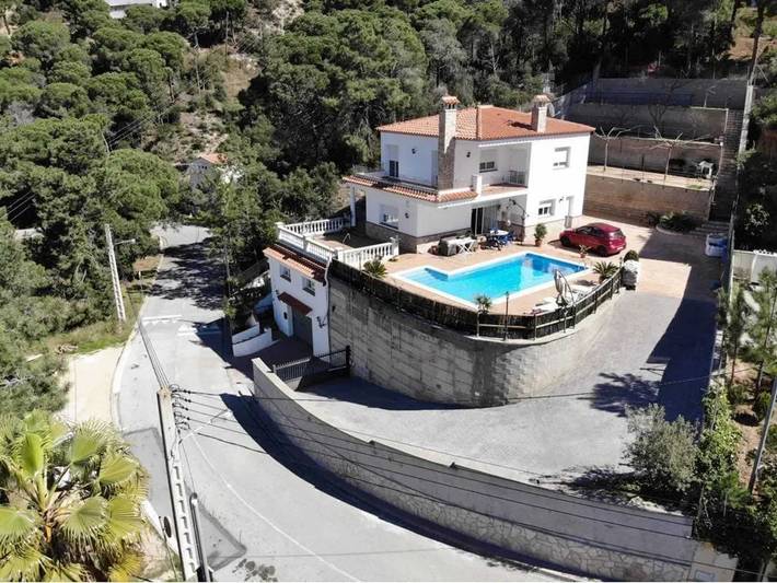 Ferienwohnung für 4 Personen, mit Pool und Balkon - 1