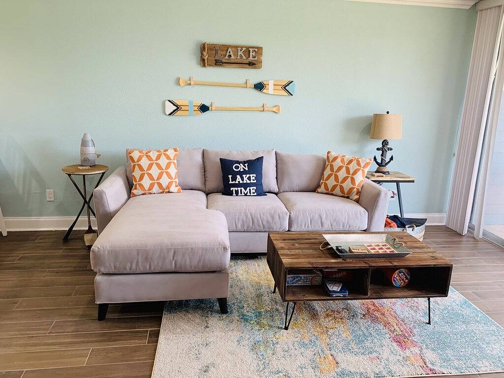 Ganze Wohnung, Waterfront - Wunderschön dekoriert mit 2 Schlafzimmern / 2 Bädern - für 7 Personen in Lake Conroe