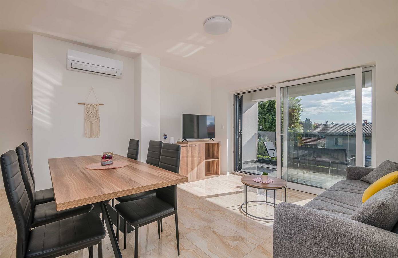 Ganze Wohnung, Apartment Martina 3 im ersten Stock in Malinska-Dubašnica, Krk