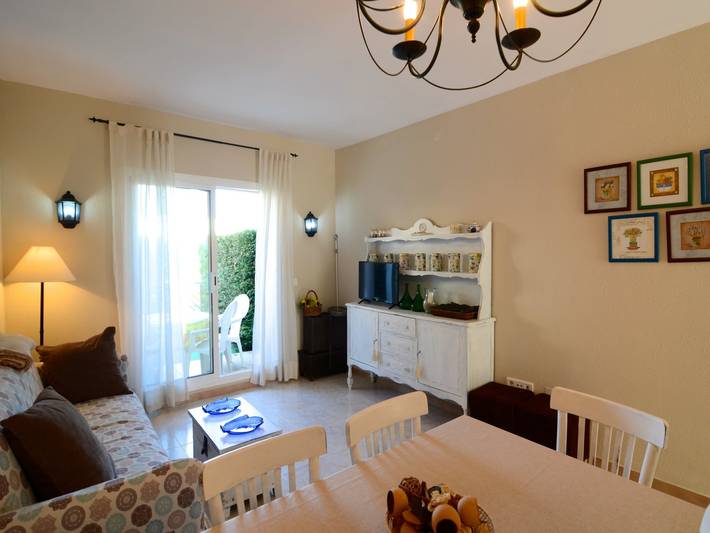 Location de vacances pour 4 personnes, avec piscine ainsi que jardin et terrasse à L'Estartit - 3