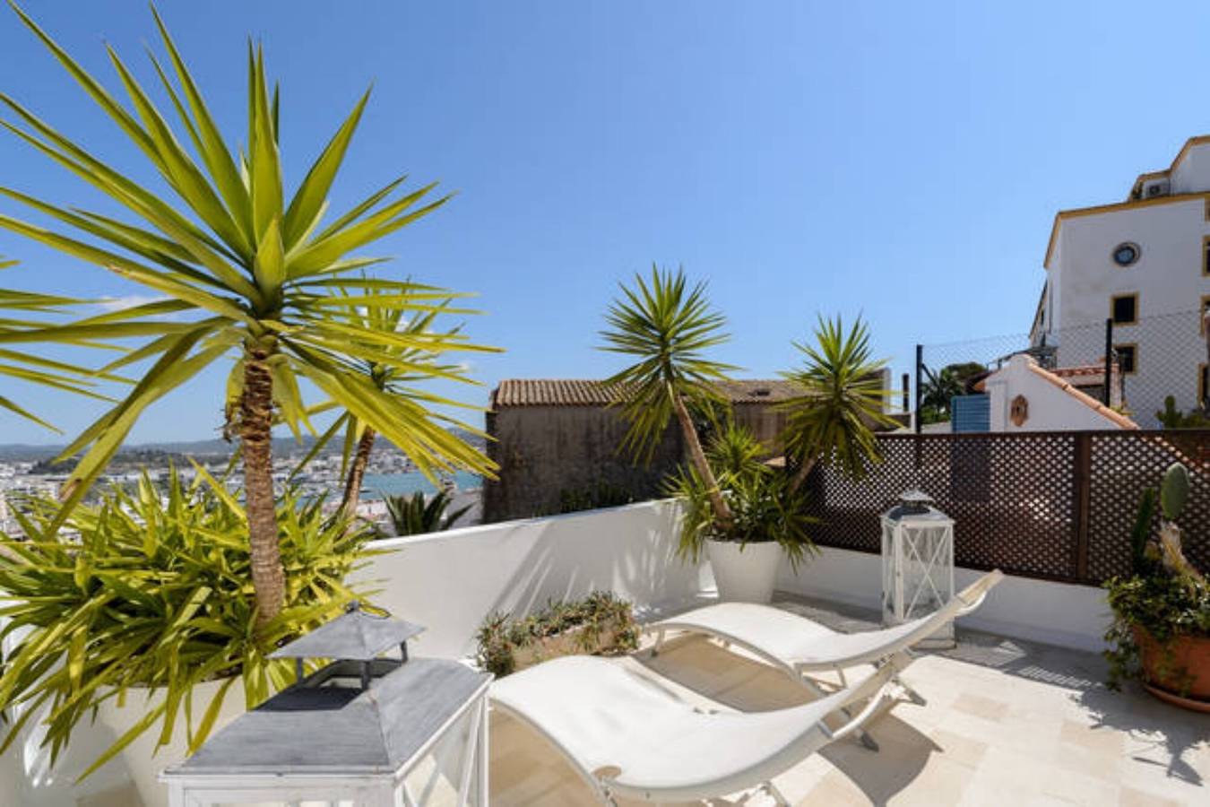Entire apartment, Apartment 'Dalt Vila' with Sea View, Wi-Fi and Air Conditioning in Dalt Vila, Ibiza (Municipality)