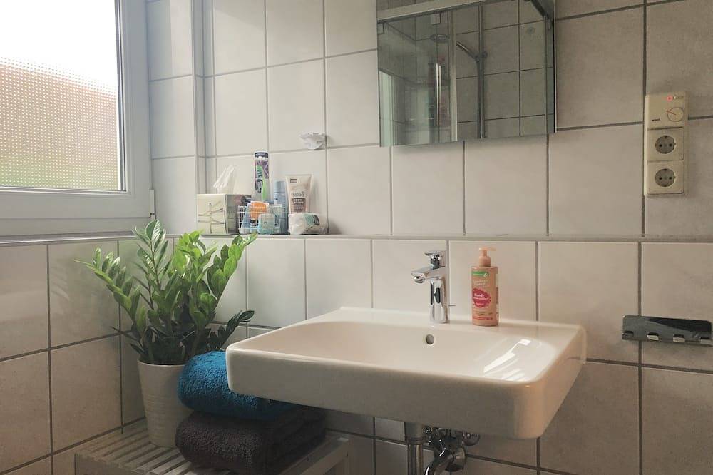 Ganze Wohnung, Wohlfühl-Apartment Sinsheim, Nähe Therme & Badewelt u. Technik-Museum in Sinsheim, Kraichgau