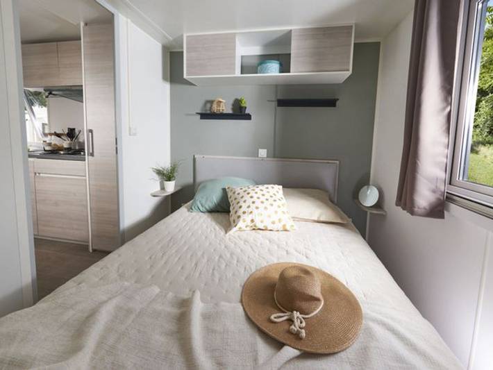 Mobil home pour 6 personnes, avec terrasse et piscine, animaux acceptés à Seillac - 3