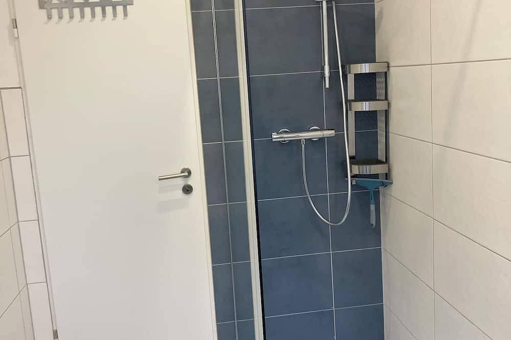 Ganze Wohnung, Moderne Ferienwohnung „Diemelaue“ , direkt am Radweg gelegen. in Warburg, Kreis Höxter