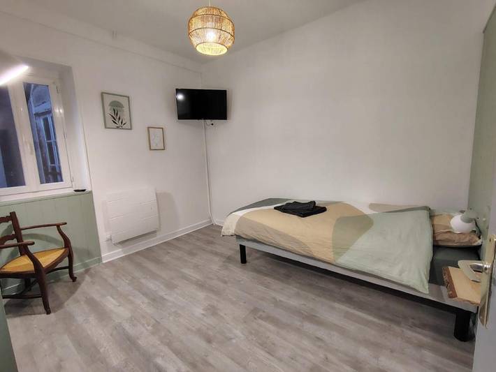 Cottage pour 2 personnes, animaux acceptés dans Nérondes