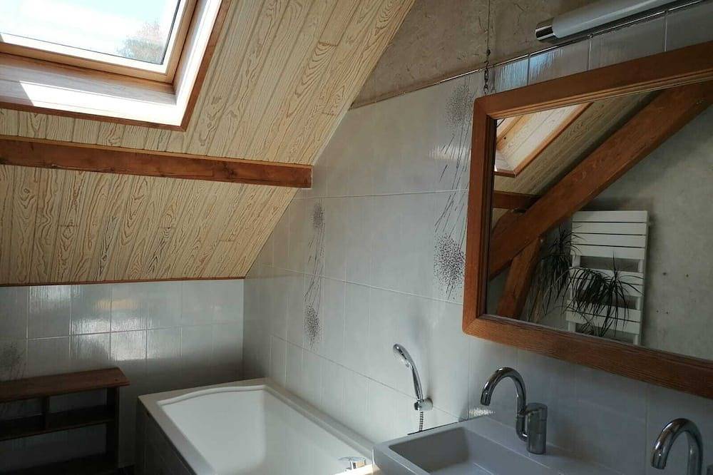 La Maison au Bord du lac du Bourget in Brison-Saint-Innocent, Chambéry und Umgebung