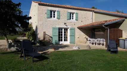 Gîte pour 6 personnes, avec jardin en Charente-Maritime