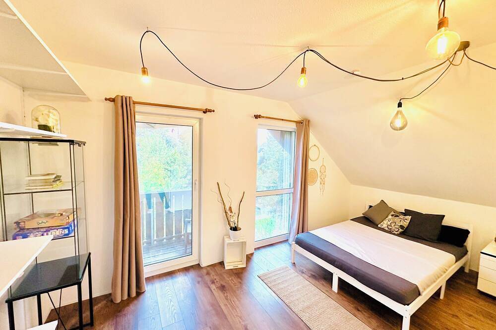 Ganze Wohnung, Helle große Ferienwohnung mit Balkon & Klimaanlage am Langer See in Prieros in Prieros, Heidesee