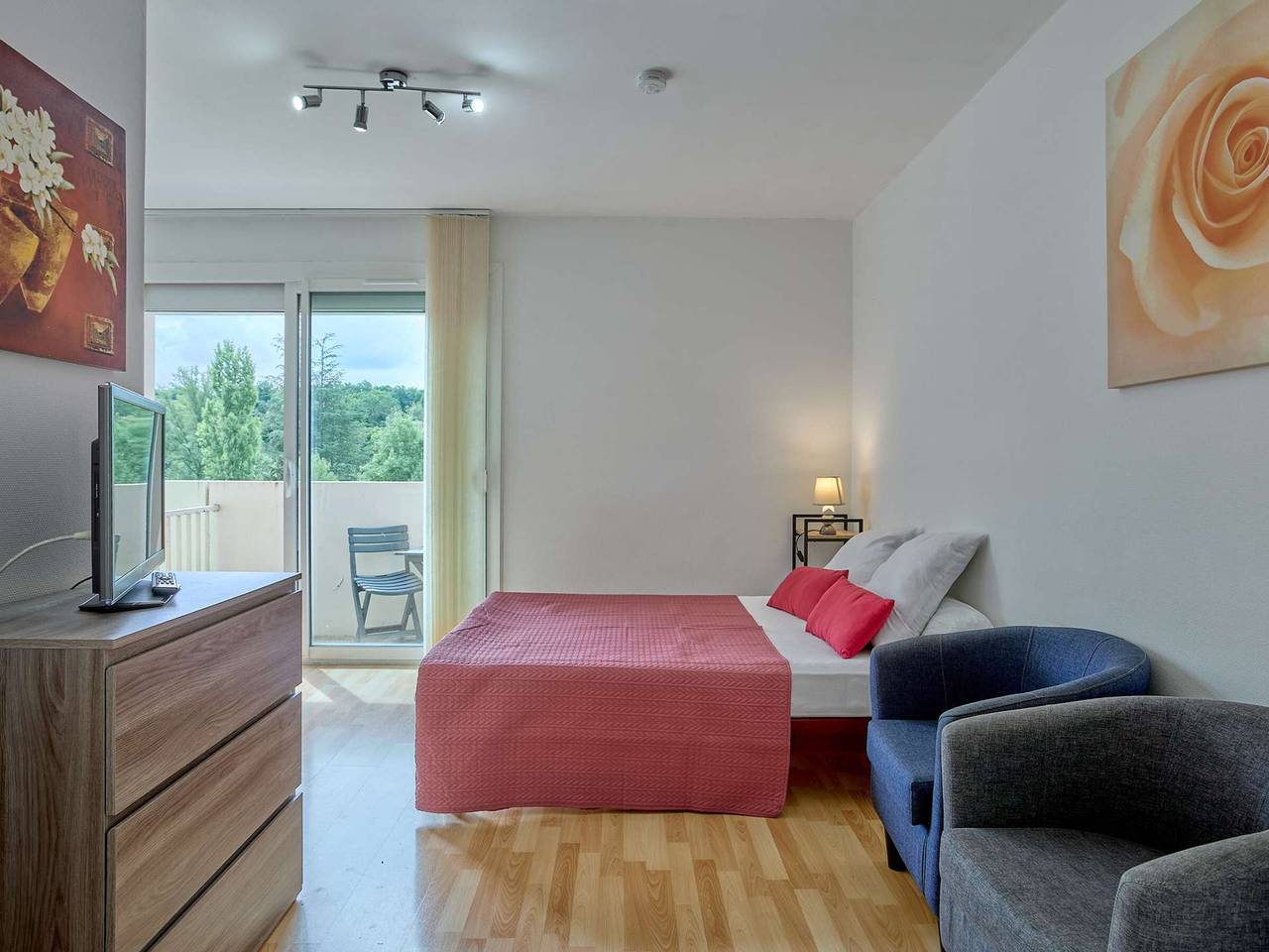 Studio entier, Charmant studio rénové pour 2 personnes près du Lac de l'Uby in Cazaubon, Gers
