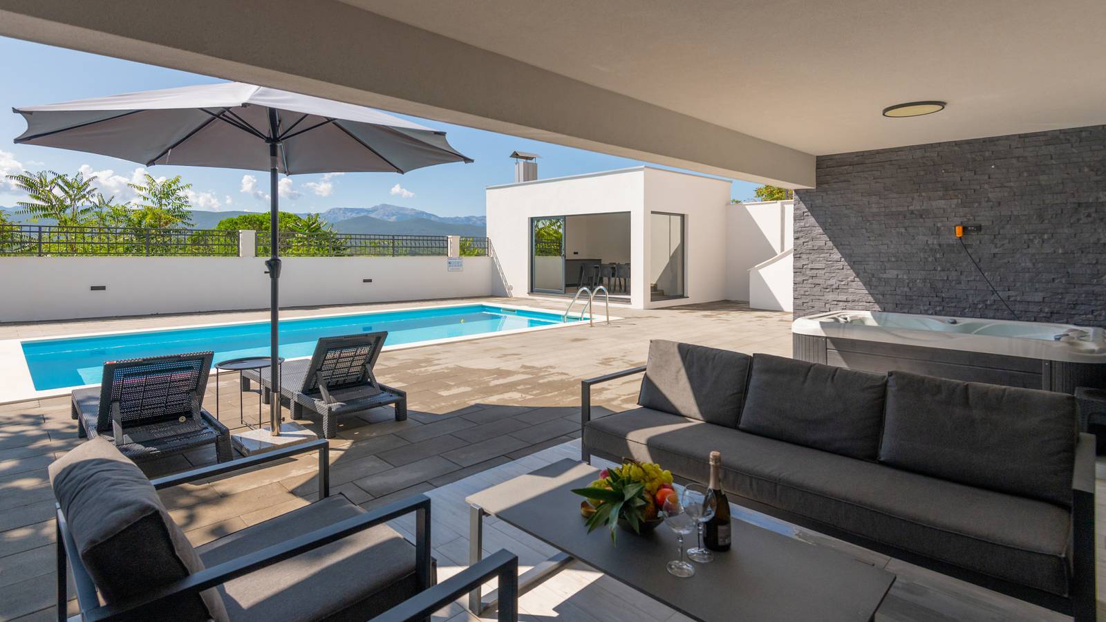 Villa Ella - Imotski by Villas Guide in Imotski, Makarska Riviera