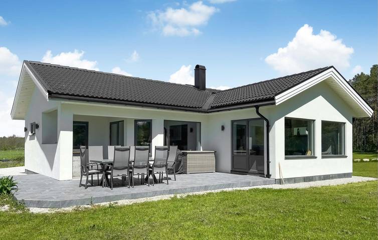 Ferienhaus für 8 Personen, mit Terrasse und Garten in Tofta