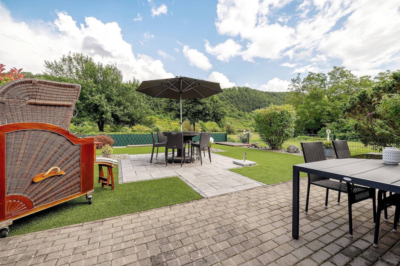 Chalet 'Mini Villa' direkt an der Mosel mit Wlan und Klimaanlage in Güls, Koblenz