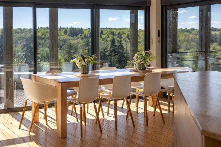 Location de vacances pour 10 personnes, avec Balcon et Jacuzzi ainsi que Terrasse et Jardin à Saint-Martial-de-Valette