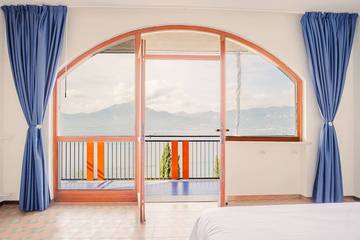 Villa für 6 Personen, mit Garten und Balkon, mit Haustier in Torri del Benaco