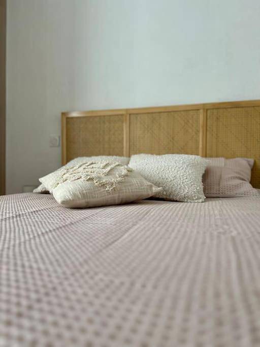 Appartement entier, One-Bedroom Apartment in Clermont-Ferrand, Parc naturel régional des Volcans d'Auvergne
