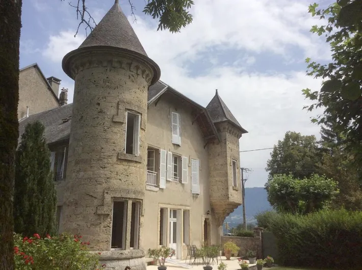 Chambre d’hôte pour 3 personnes, avec jardin et terrasse ainsi que vue et piscine, animaux acceptés - 1