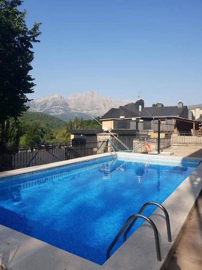 Holiday apartment for 4 people, with pool and view as well as balcony - 1