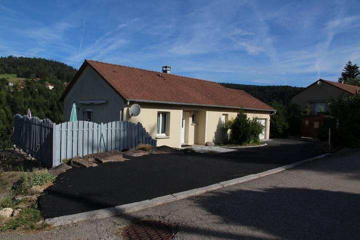Gîte pour 8 personnes, avec terrasse et jardin - 1