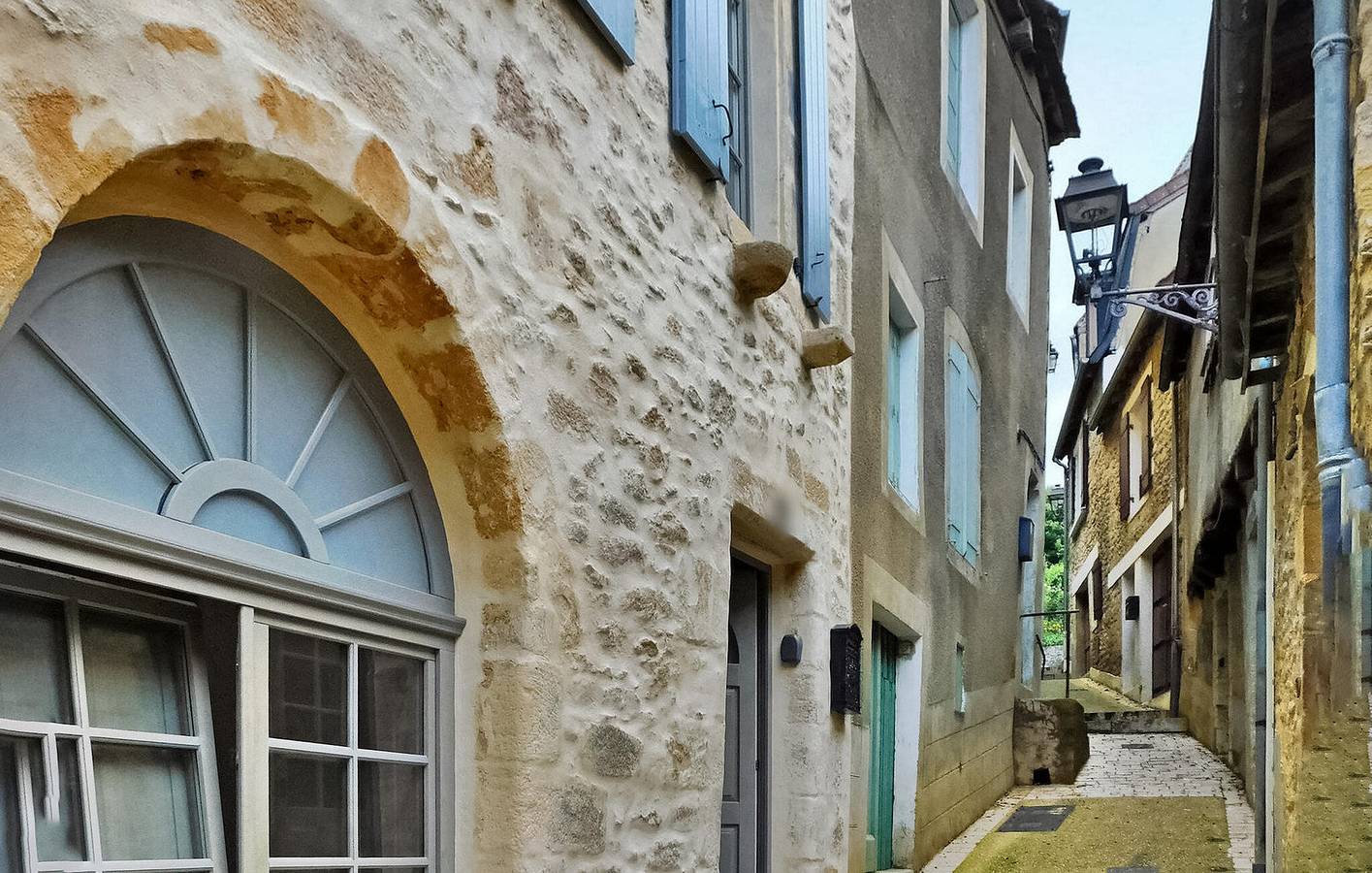Appartement confortable avec TV, climatisation, Internet et parking - La Galerie 300m in Sarlat-la-Canéda, Périgord Noir