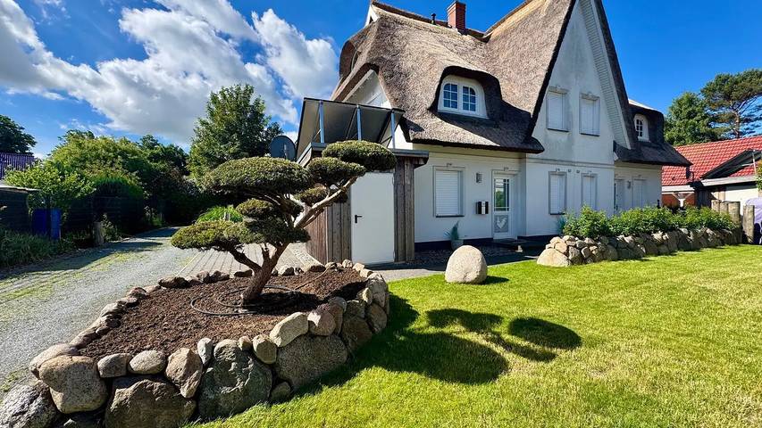 Ferienhaus für 8 Personen, mit Sauna und Balkon sowie Garten in Wustrow