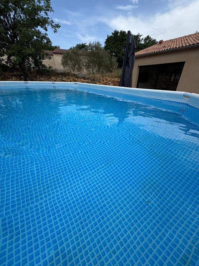 Location de vacances pour 6 personnes, avec jardin et piscine à La Verdière - 3