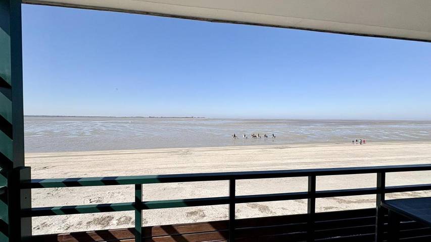 Gîte pour 4 personnes, avec Terrasse dans Plage de la Digue Jules Noiret