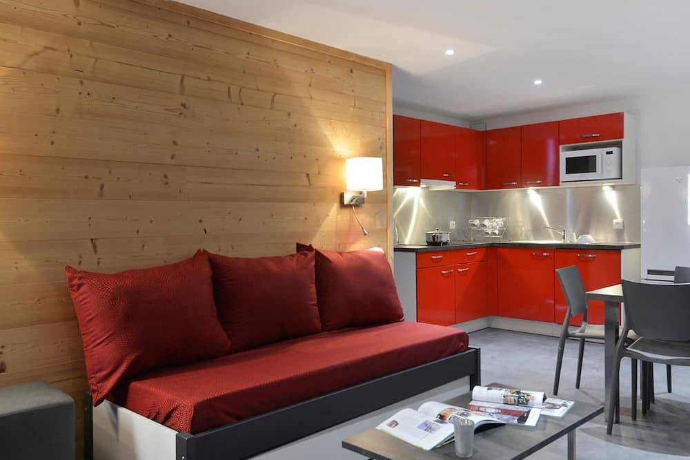 Entire apartment, Spacious renovated 3-room apartment for 8, pets allowed, balcony, 2 bathrooms in La Plagne, La Plagne-Tarentaise
