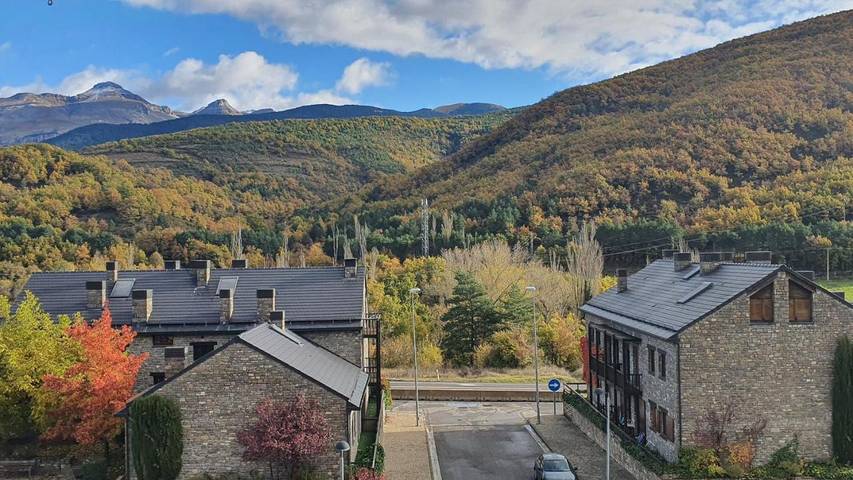 Gîte pour 7 personnes, avec terrasse et vue à Castiello de Jaca - 4