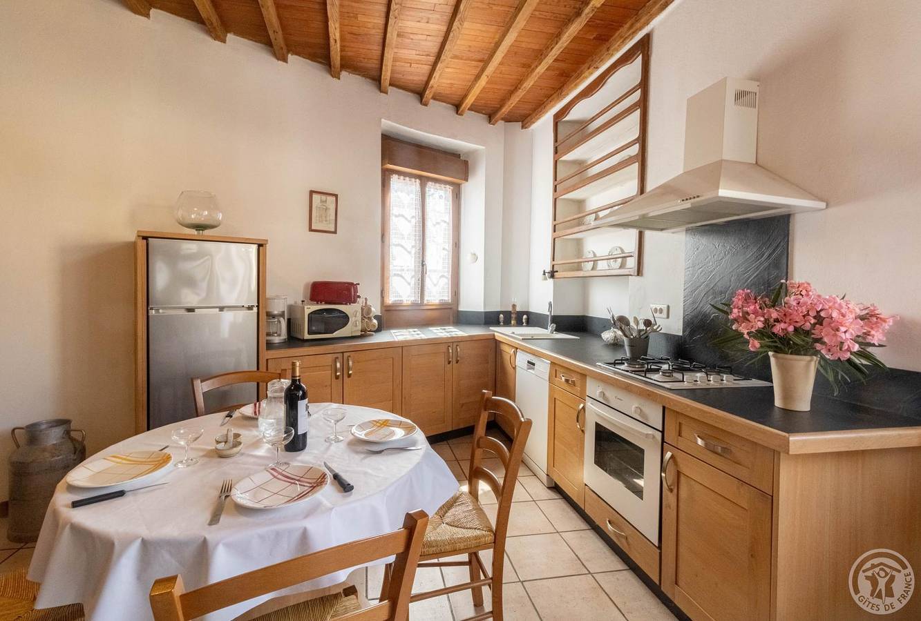 Gîte de charme 2BR avec parking, terrasse et jardin près de Juillan ! in Azereix, Hautes-Pyrénées
