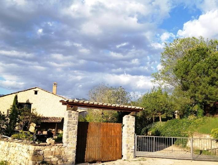 Location de vacances pour 10 personnes, avec Jardin ainsi que Piscine et Vue dans Abella de la Conca