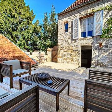 Location de vacances pour 2 personnes, avec terrasse dans Champsevraine
