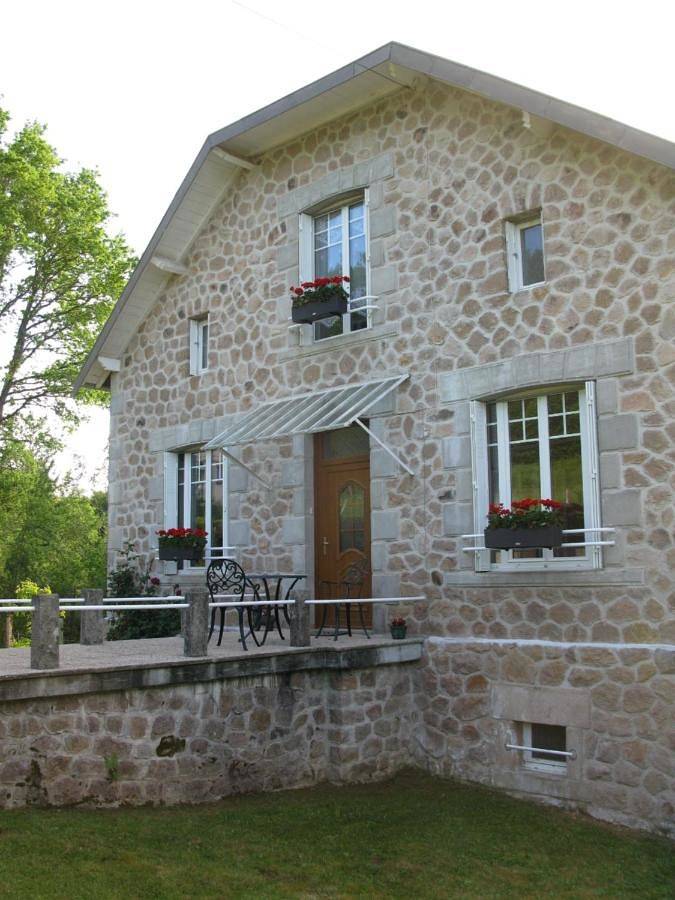 Location de vacances pour 2 personnes, avec terrasse ainsi que vue et jardin à Tarnac - 2