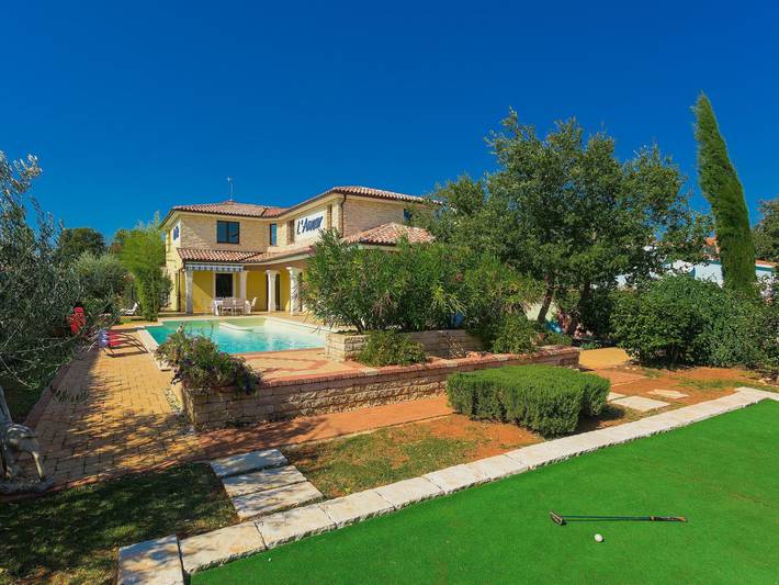 Location de vacances pour 8 personnes, avec piscine et jardin ainsi que jacuzzi et terrasse à Vodnjan - 3