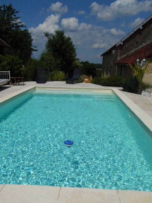 Chambre d’hôte pour 2 personnes, avec piscine et jardin, animaux acceptés dans l' Aube - 2