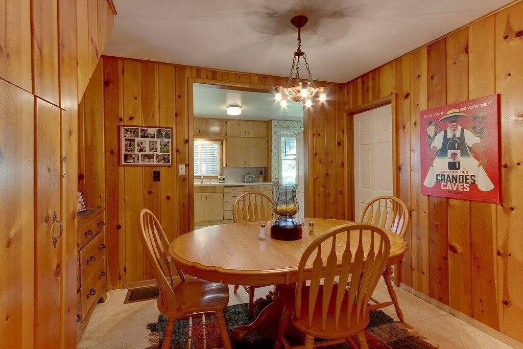 Schönes, hundefreundliches Ferienhaus mit großem Garten - nur ein paar Blocks vom Strand entfernt in Gearhart, Clatsop County