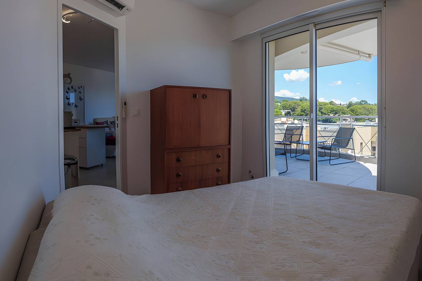 Appartement entier, Appartement « 2 Pièces Avec Terrasse Vue Mer » avec Vue Mer, Balcon et Climatisation in Cavalaire-sur-Mer, Parc national de Port-Cros