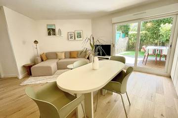 Gîte pour 5 personnes, avec jardin et piscine, adapté aux familles dans Plage La Milady