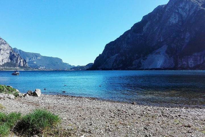 Appartamento per 2 persone, con giardino e idromassaggio in Comune di Abbadia Lariana