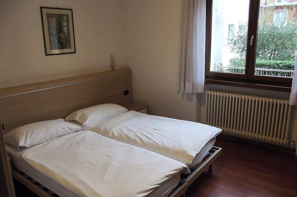 Ganze Wohnung, Apartment in Torbole near the beach and lake in Torbole, Nago-Torbole