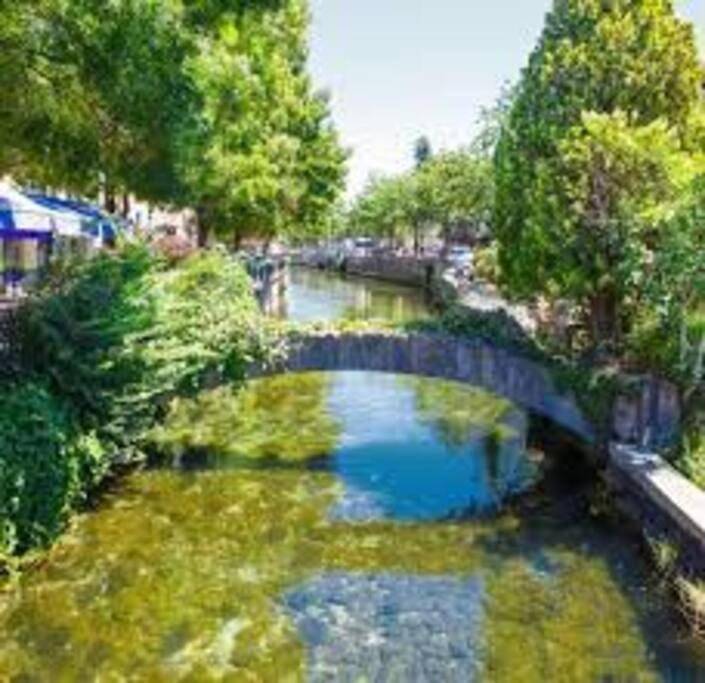 Gîte pour 4 personnes dans Office De Tourisme Du Pays Des Sorgues Et Des Monts De Vaucluse - 2