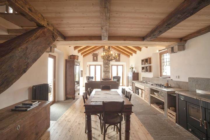 Casa vacanza per 12 persone, con Terrazza e Giardino nonché Piscina e Sauna a Comune di Mergozzo